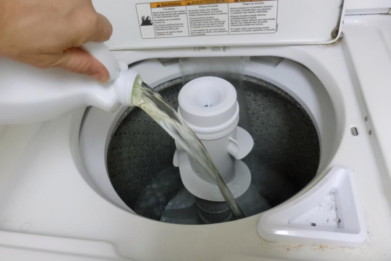 用完洗衣机千万别大意，不到半年脏过马桶，教你一招很快干净